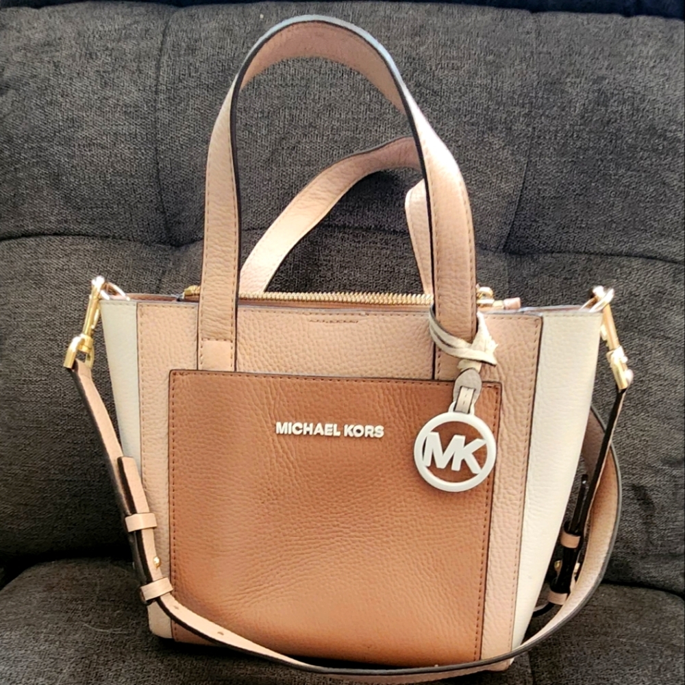 Purse - Picture 3 of 3